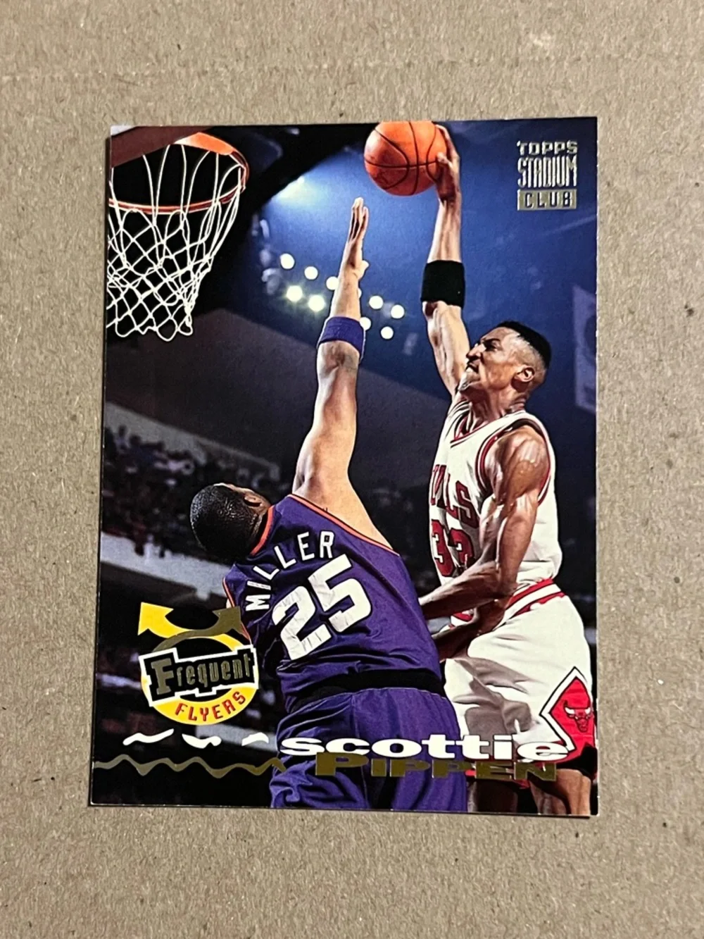 1993-94 Topps Stadium Club - Frequent Flyers Scottie Pippen #184 Chicago Bulls - Picture 1 of 3